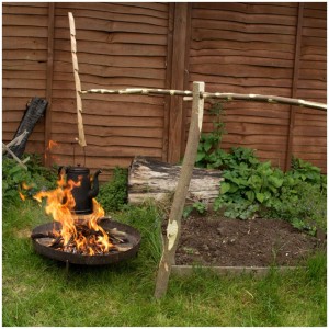 How To…. Build A Campfire Cooking Crane – Bushcraft Days